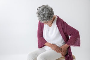 woman with failing hip implant feels pain